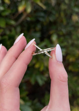 Load and play video in Gallery viewer, Crisscross Diamond Ring